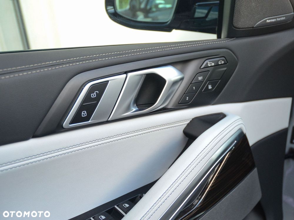 BMW X6 - 24