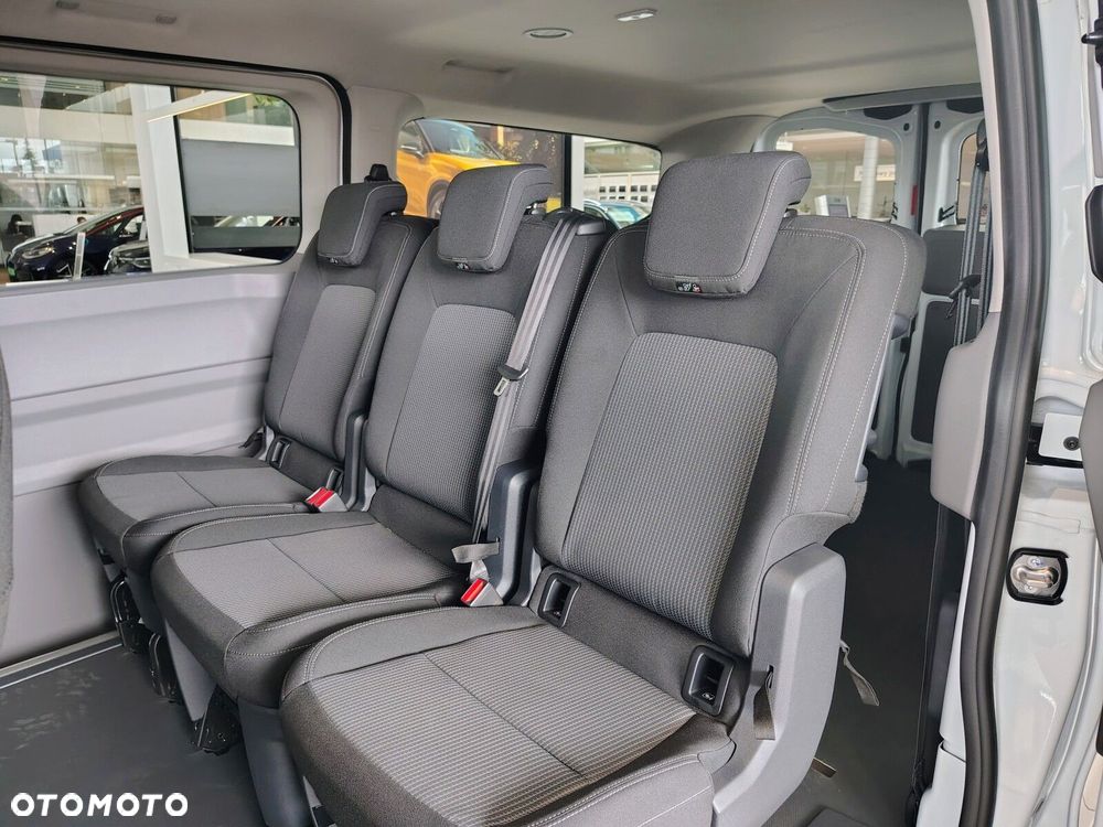 Volkswagen Transporter Transporter Kombi N1 silnik: 2,0 l TDI 150 KM / skrzynia biegów: 6-biegowa manualna rozstaw osi: 3500 mm - 23