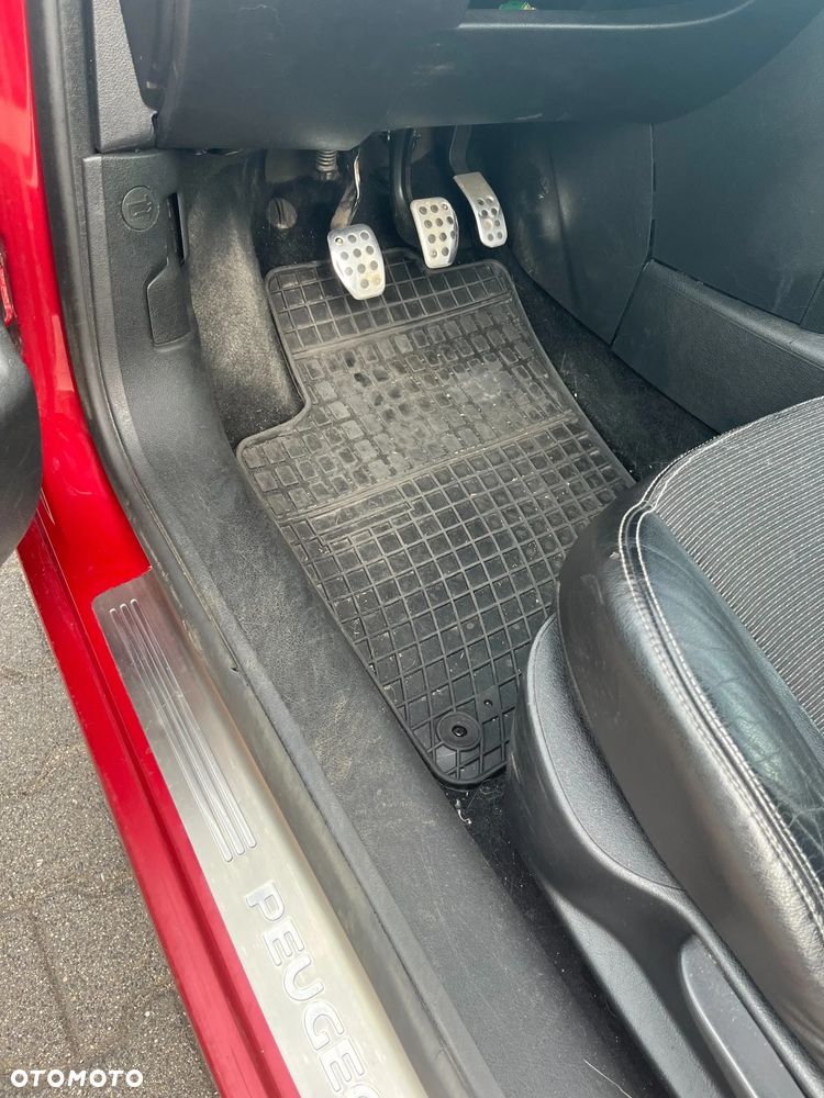 Peugeot 207 1.6 HDi 16V Speed - 31