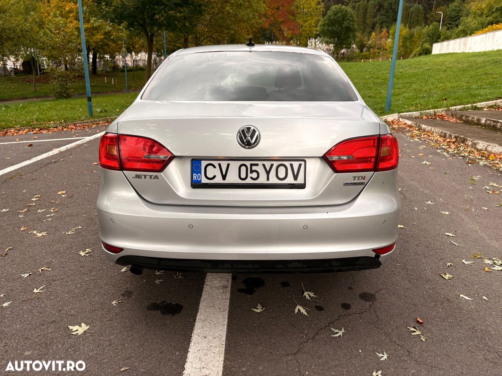Volkswagen Jetta 1.6 TDI Blue Motion Technology Comfortline - 21