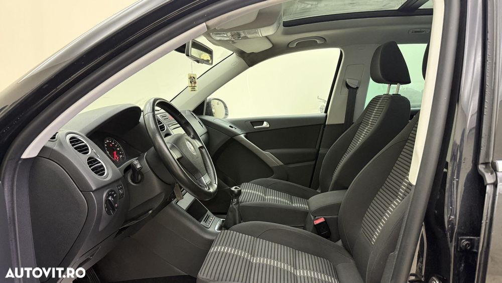 Volkswagen Tiguan - 12