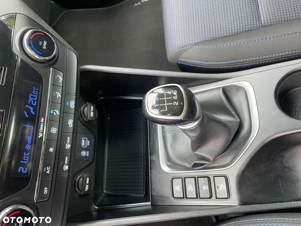 Hyundai Tucson blue 1.7 CRDi 2WD Classic - 12