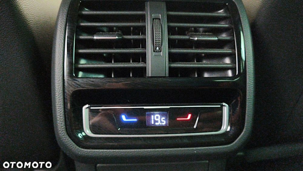 Volkswagen Passat - 31