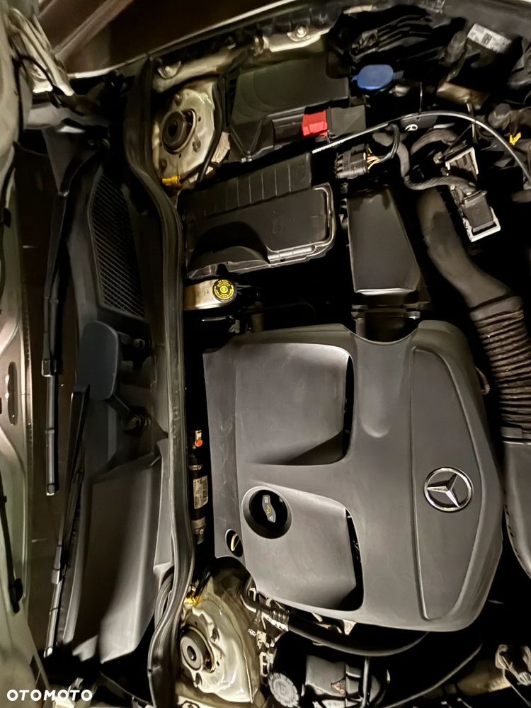 Mercedes-Benz CLA 180 7G-DCT - 21