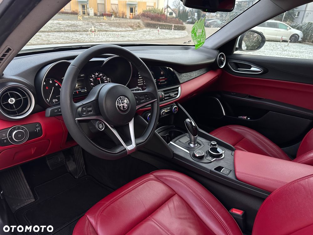 Alfa Romeo Giulia 2.0 Turbo 16V AT8 Veloce - 13