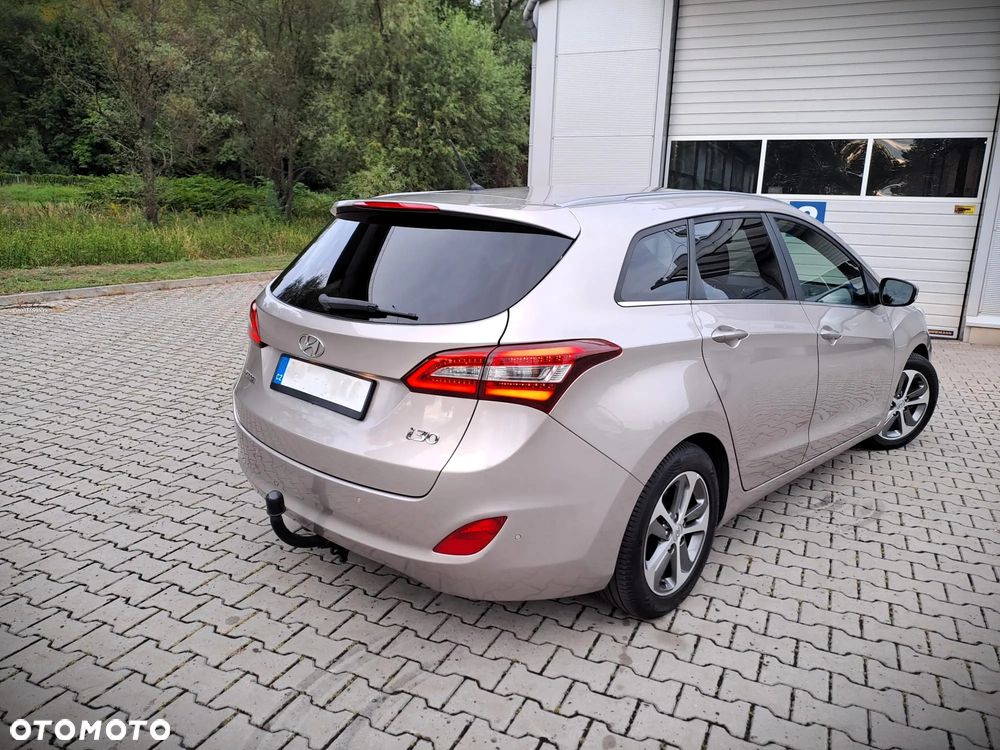 Hyundai i30 blue 1.6 GDI YES Gold - 3