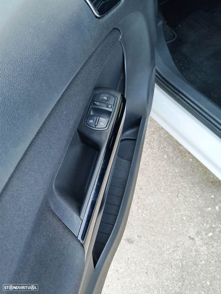 Opel Corsa 1.2 Black Edition - 11