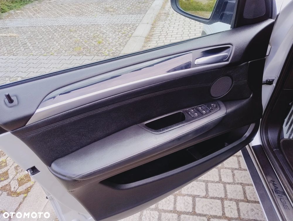 BMW X5 4.8i xDrive - 12