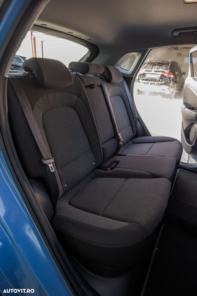 Hyundai KONA - 11