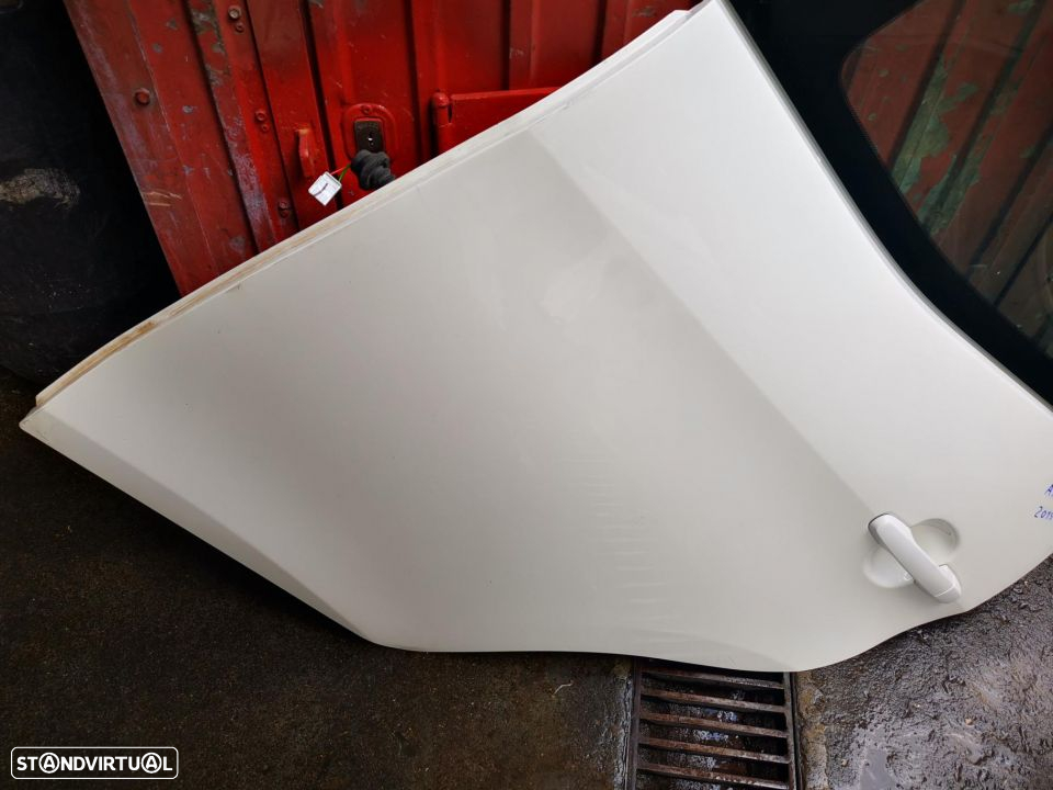TOYOTA AYGO PORTA TRÁS ESQUERDA - PT383 - 4