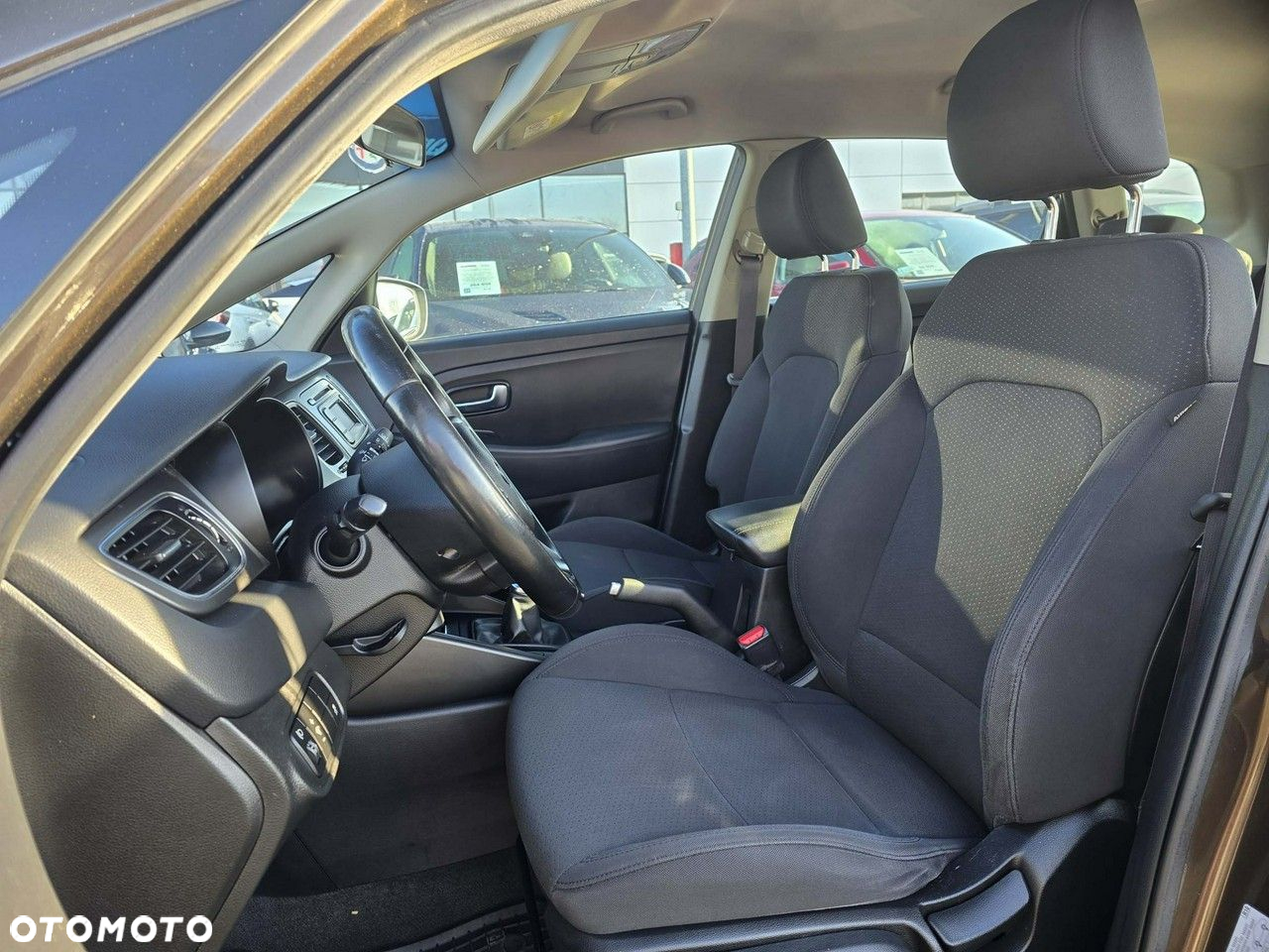 Kia Carens - 19