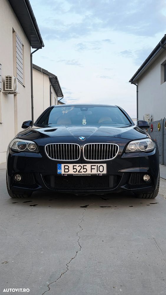 BMW Seria 5 525d Aut. Luxury Line - 7