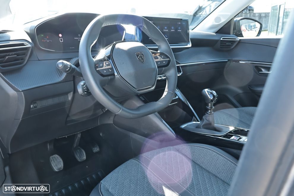 Peugeot 208 1.2 PureTech Allure - 13