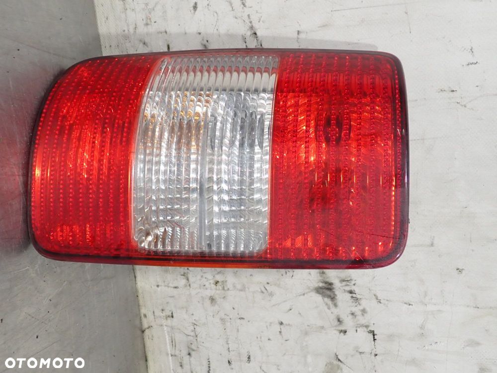 LAMPA LEWA TYLNA VOLKSWAGEN CADDY 2.0 III - 2