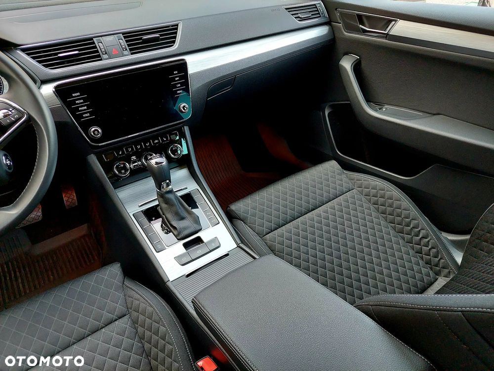 Skoda Superb 2.0 TDI SCR Ambition DSG - 22