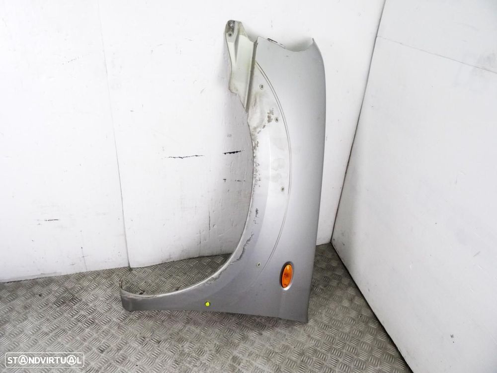 GUARDA-LAMAS FRENTE ESQUERDO NISSAN PICKUP D22 - 1