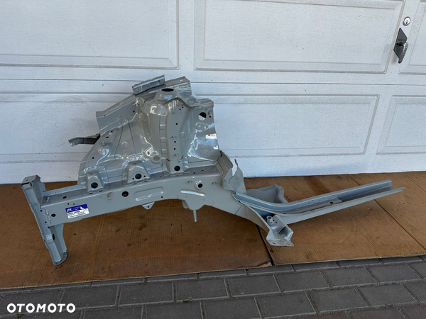 Hyundai i20 II 2014-2019 podluznica cwiartka pawa nowa oryg 64606 C8000