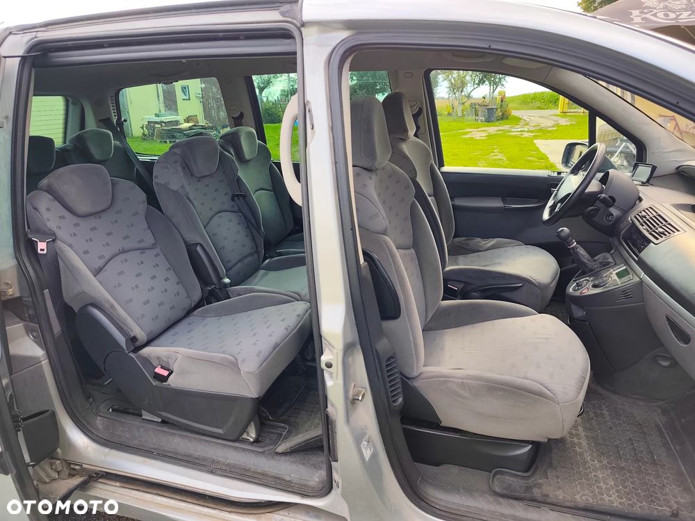 Peugeot 807 2.2 ST - 10