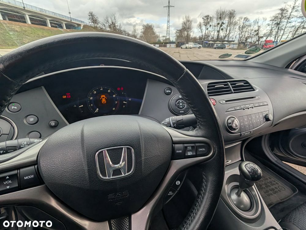 Honda Civic 1.8 Executive - 13