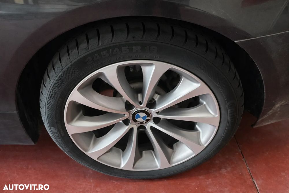 BMW Seria 5 520d Aut. Luxury Line - 10