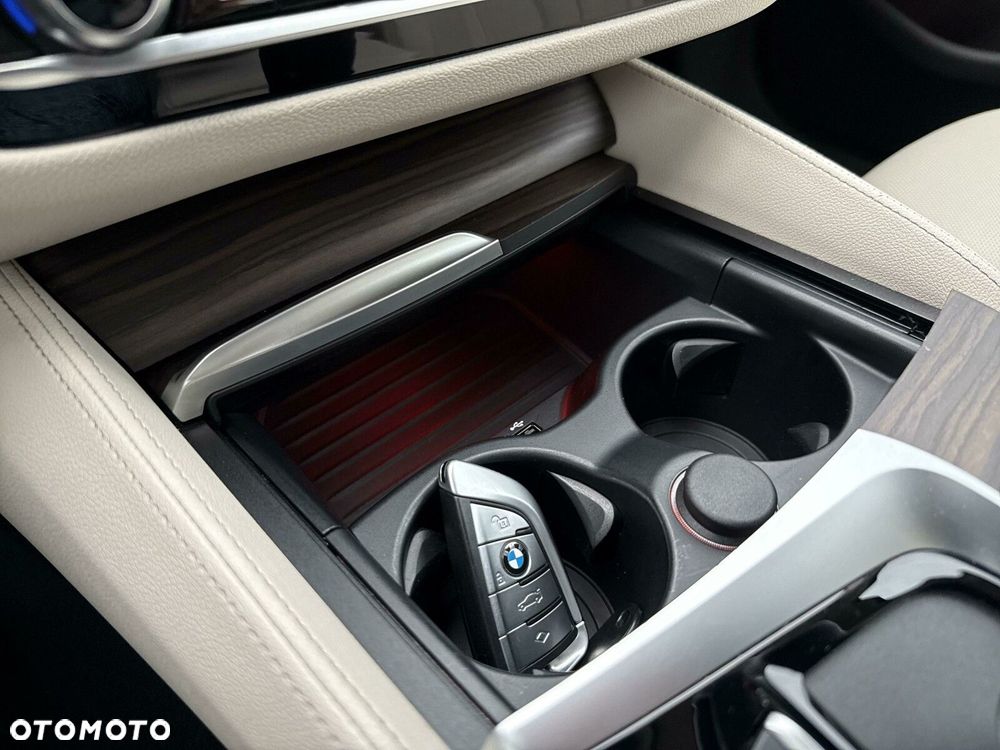BMW Seria 5 530i xDrive Luxury Line - 26