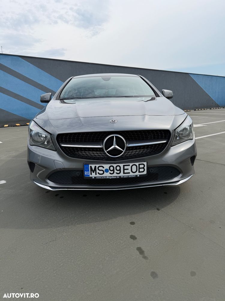 Mercedes-Benz CLA 220 d Shooting Brake 4Matic 7G-DCT Urban - 4