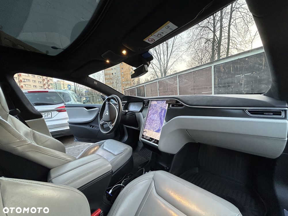 Tesla Model S 85 D - 15