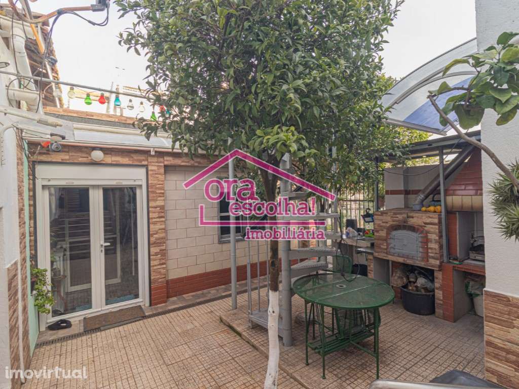 Terreno urbano de 940 m2 com Moradia unifamiliar T2 com 55 m2 na Co... - Grande imagem: 4/17