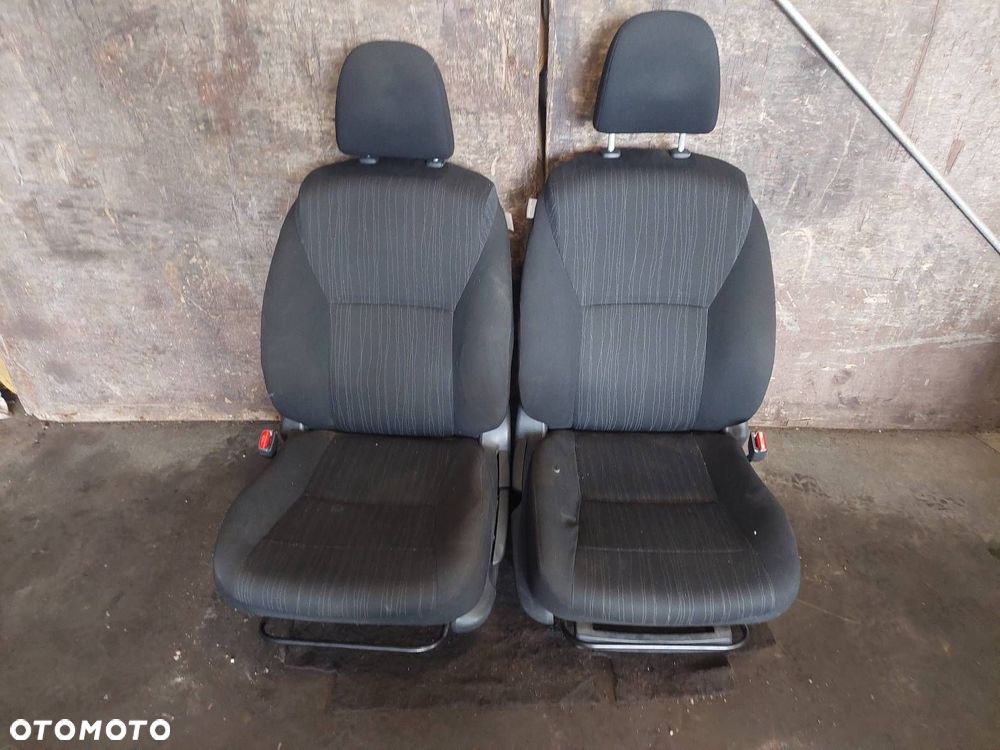 FOTELE KOMPLET LEWY PRAWY KANAPA TYŁ BOCZKI TOYOTA AURIS I HB 5D ID: 236466 - 6