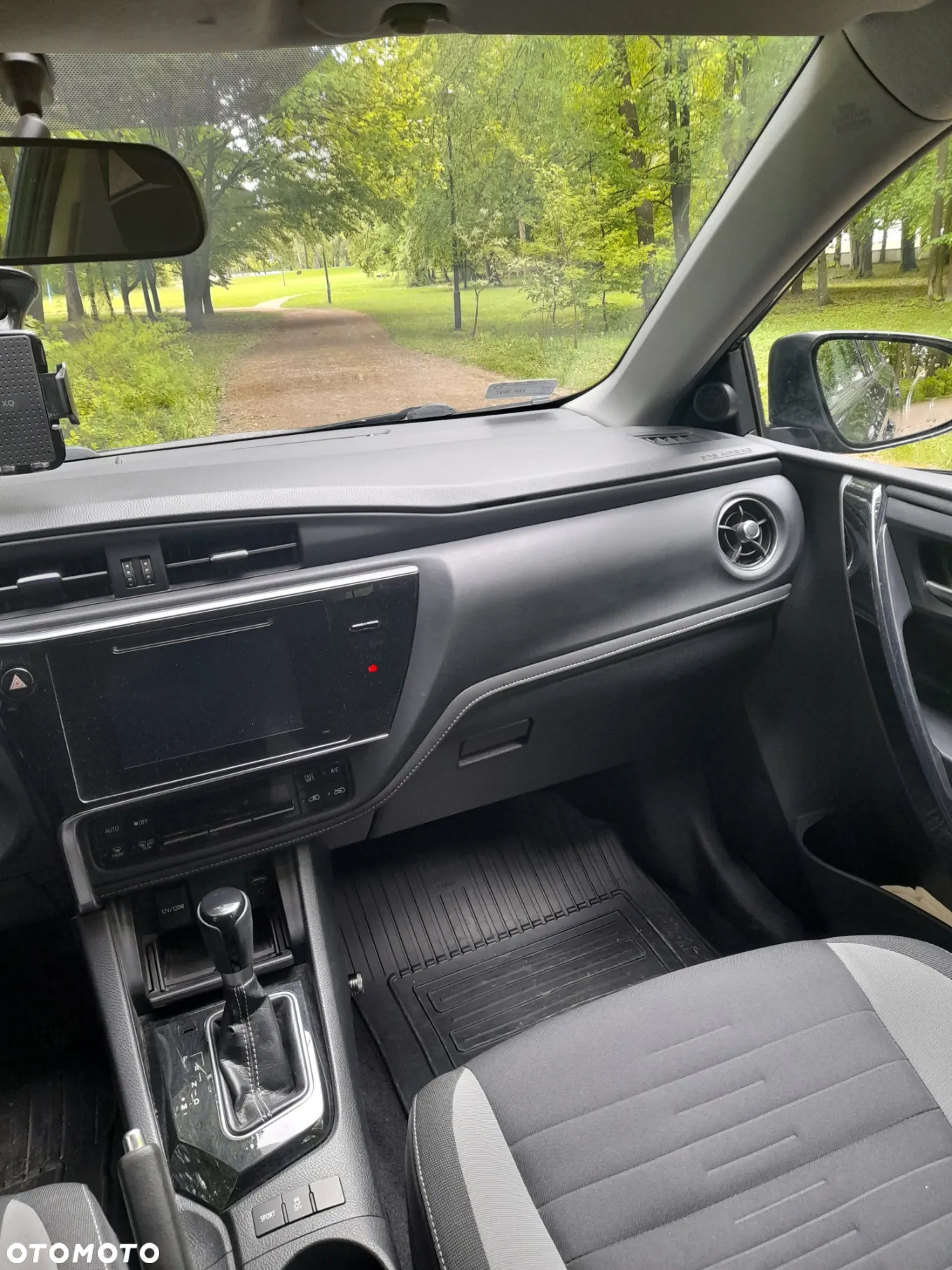 Toyota Auris 1.6 Premium MS - 6