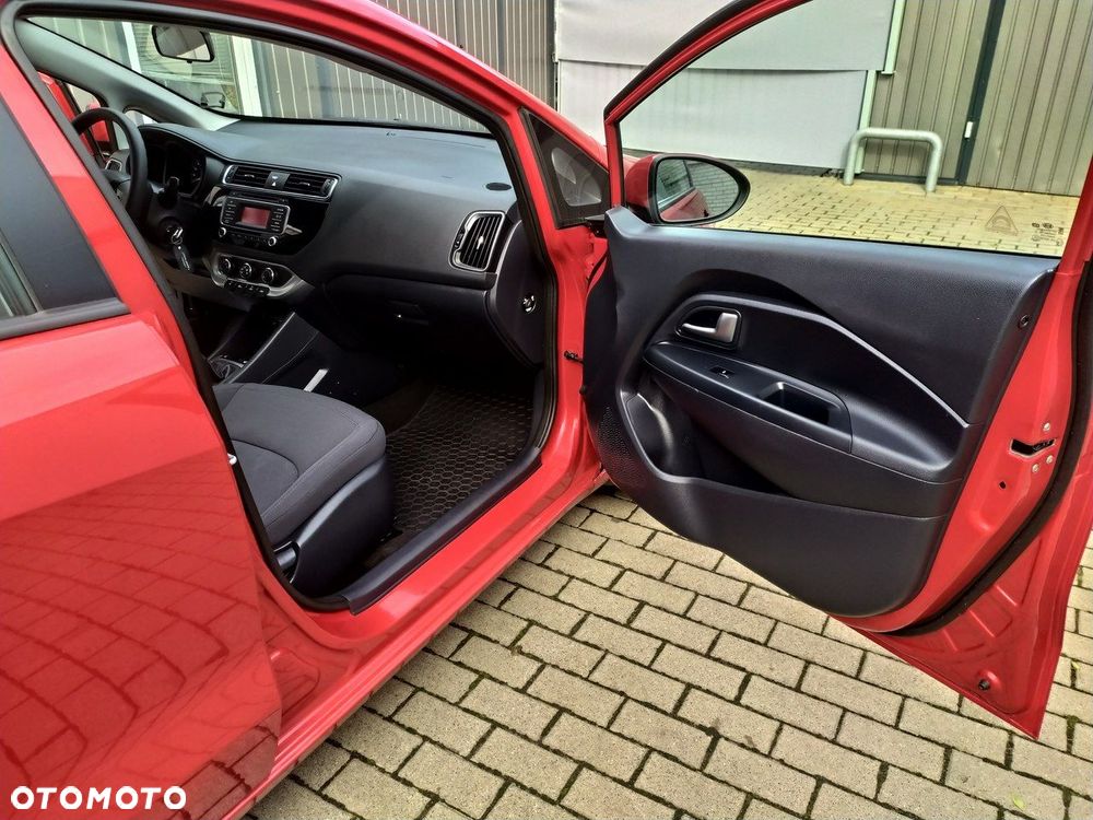 Kia Rio 1.2 Attract - 23