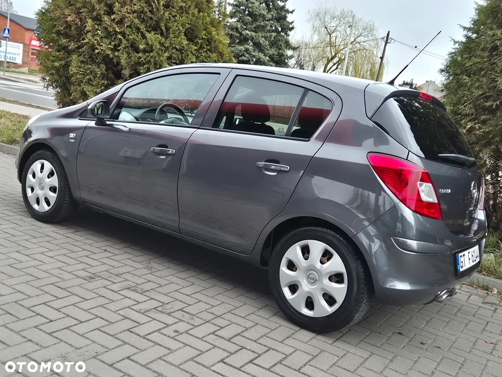 Opel Corsa 1.4 16V Satellite - 9