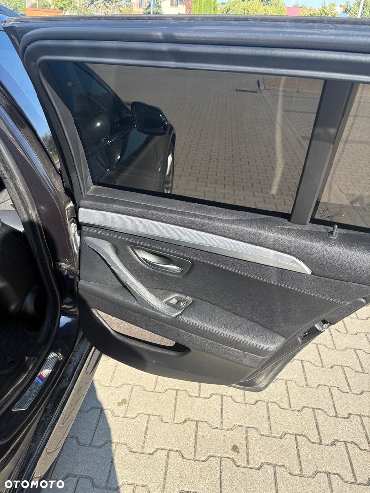 BMW Seria 5 530d xDrive - 13