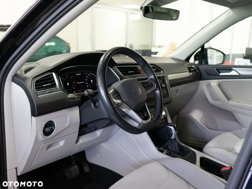Volkswagen Tiguan 2.0 TDI SCR Elegance DSG - 13