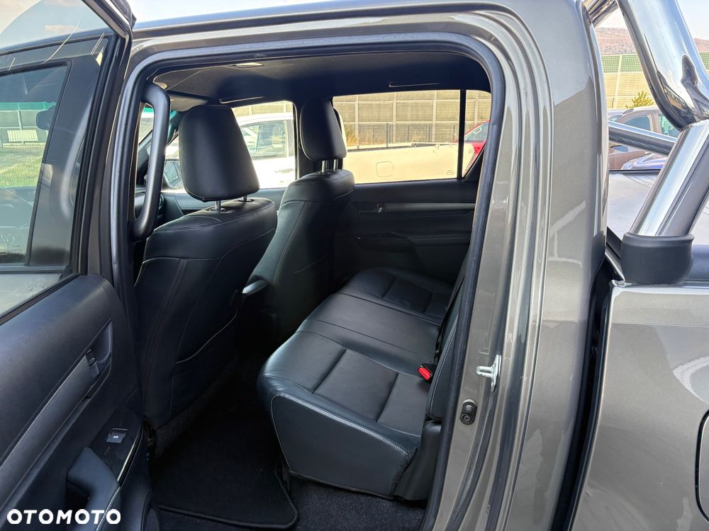 Toyota Hilux 4x4 Double Cab Autm Invincible - 9