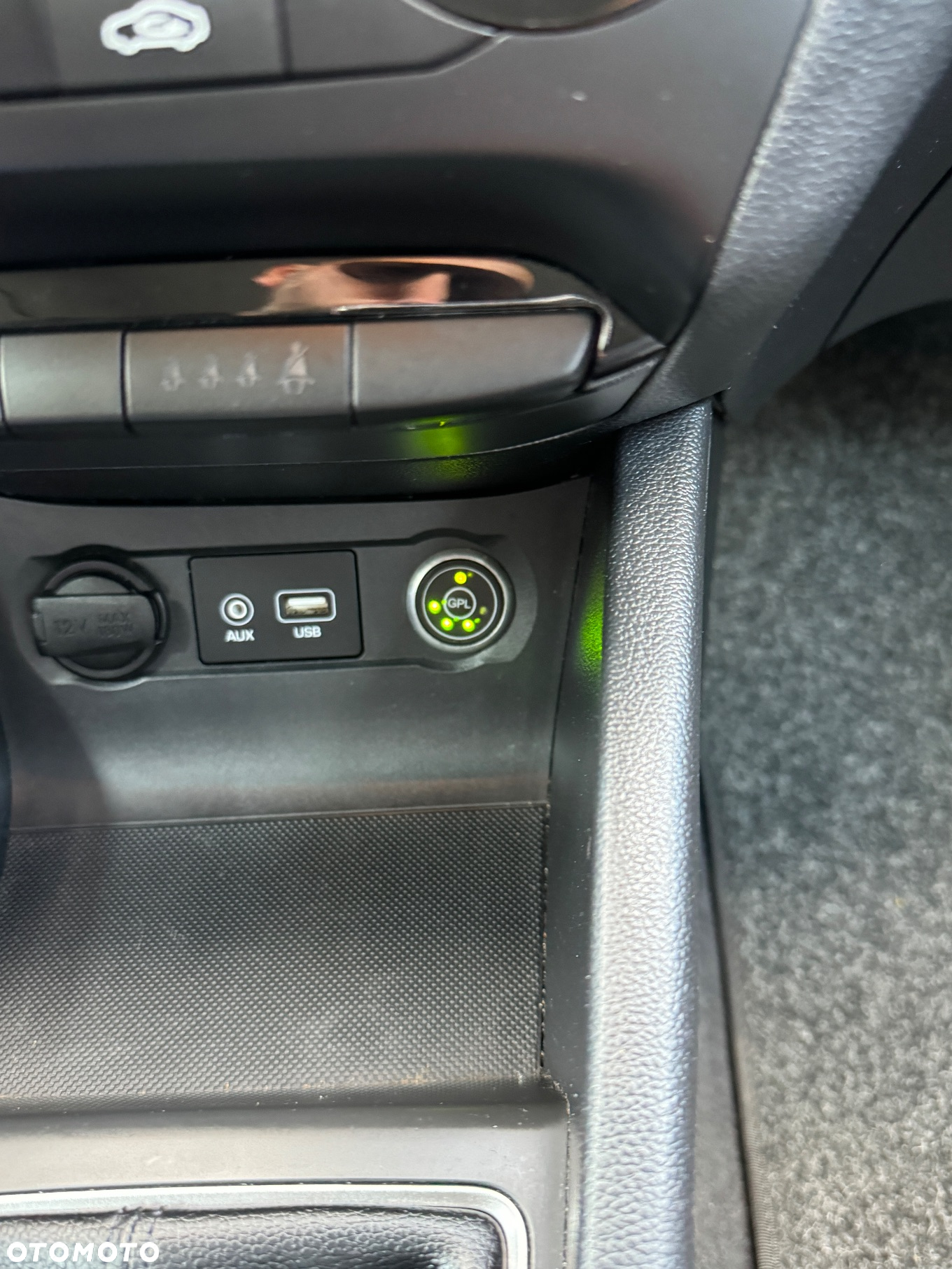 Hyundai i20 1.2 BlueDrive Elegant - 13