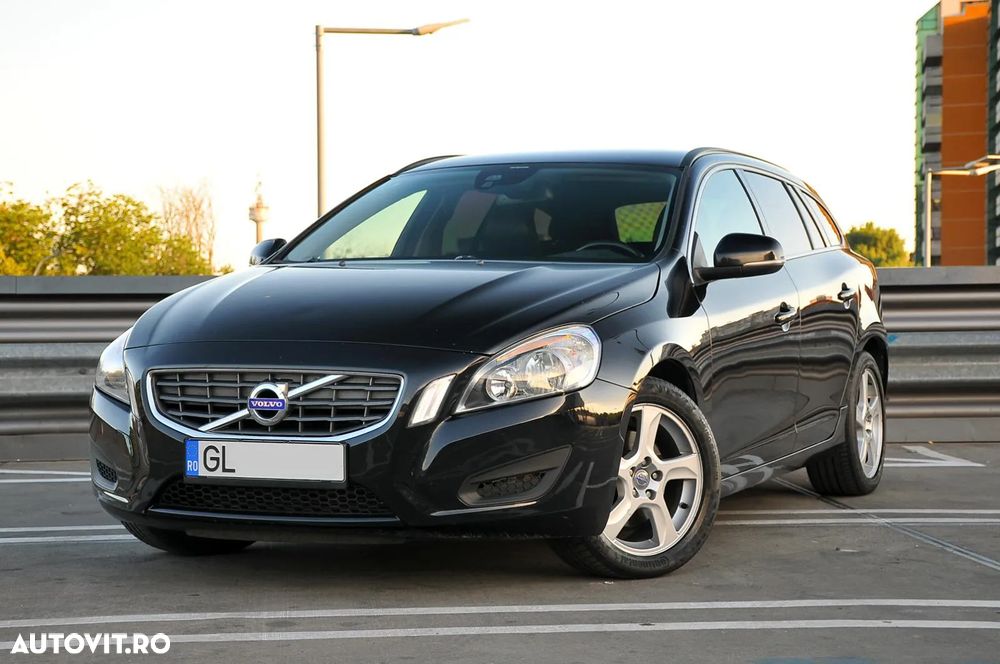 Volvo V60 DRIVe Start-Stop Basic - 1