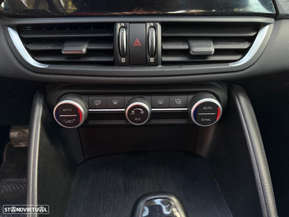 Alfa Romeo Giulia 2.2 D AT8 - 25