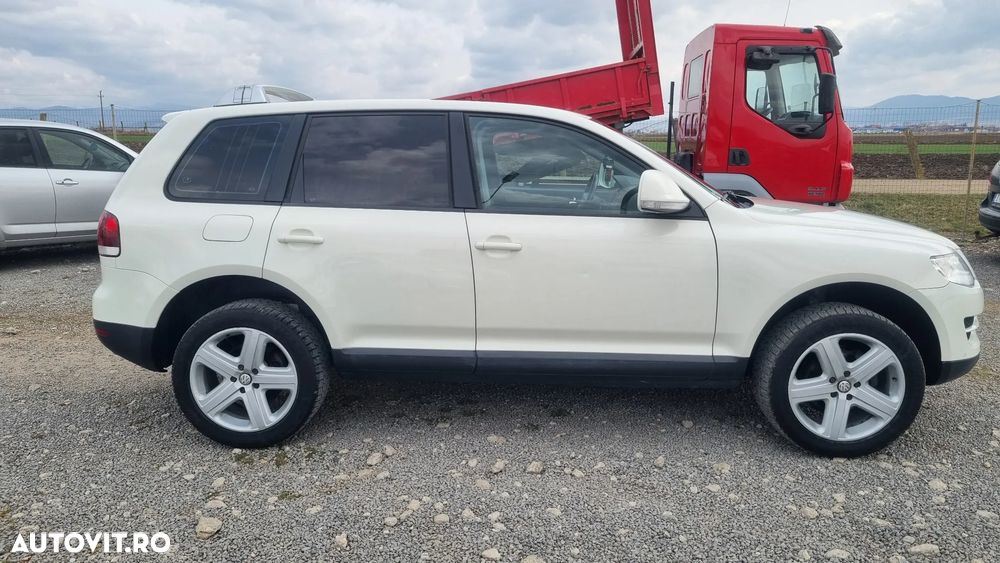 Volkswagen Touareg 2.5 R5 TDI DPF Aut. Individual - 27