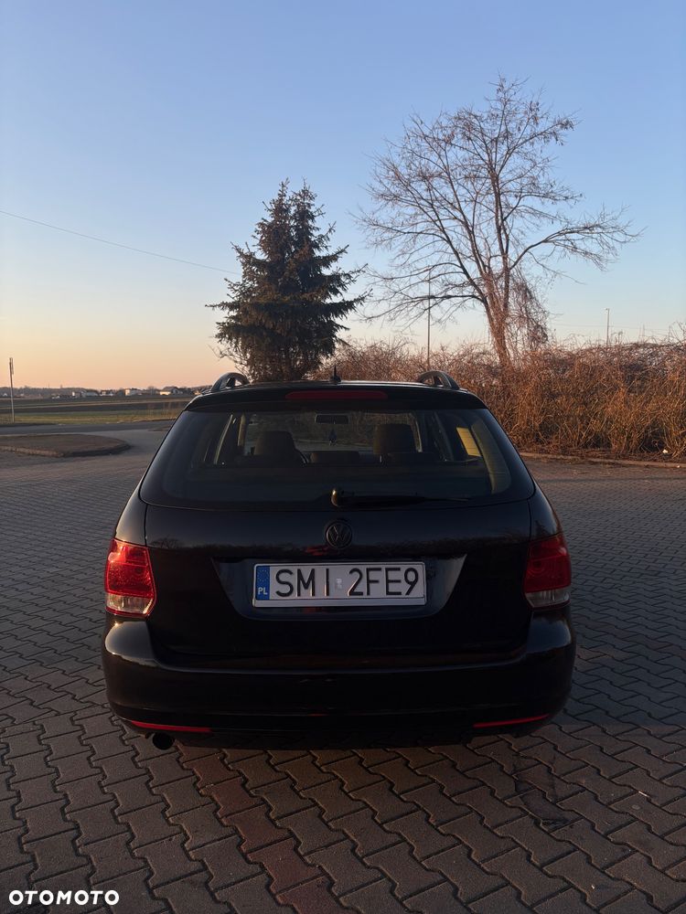 Volkswagen Golf 1.6 TDI Comfortline - 4