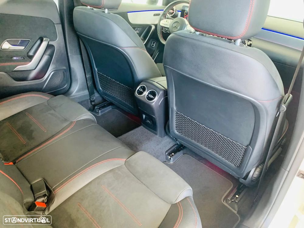 Mercedes-Benz A 180 Limousine d AMG Line - 48