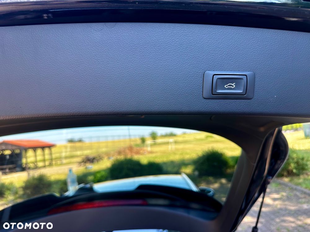 Audi A6 Avant 2.0 TDI ultra S tronic - 34