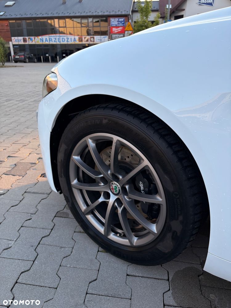 Alfa Romeo Giulia 2.0 Turbo TI Q4 - 8