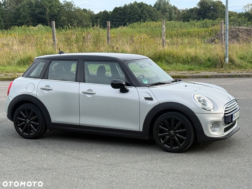 MINI Cooper Essential Trim - 4