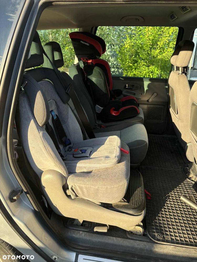 Volkswagen Sharan 1.9 TDI Highline Tiptr - 6