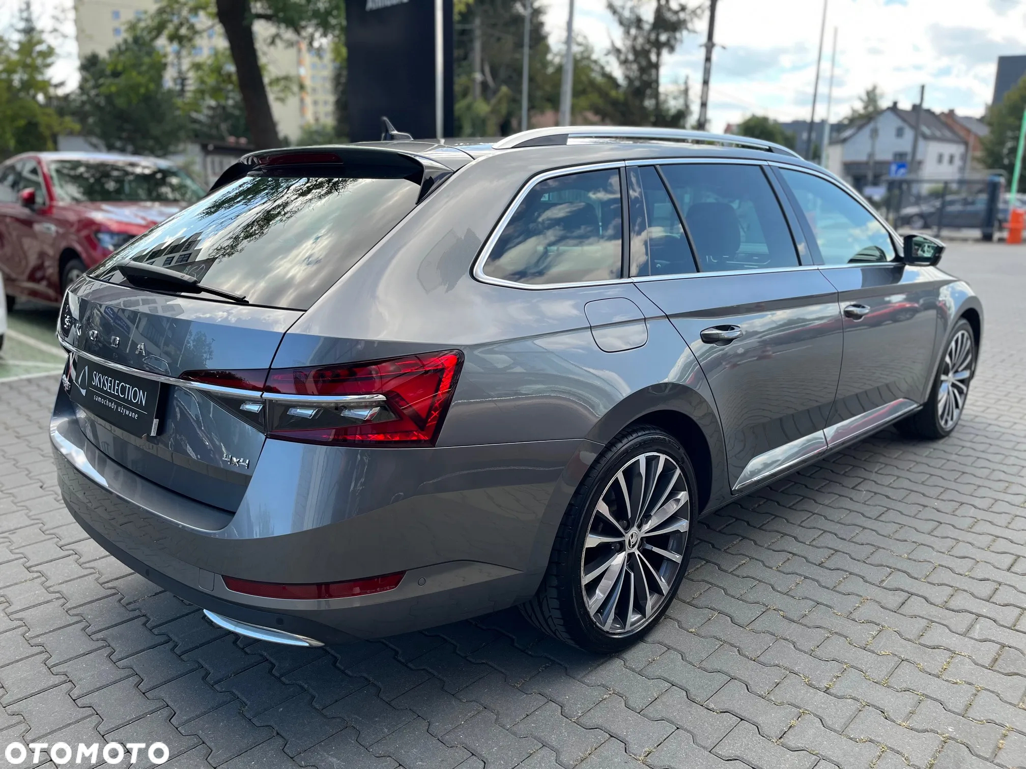 Skoda Superb 2.0 TDI SCR 4x4 L&K DSG - 9