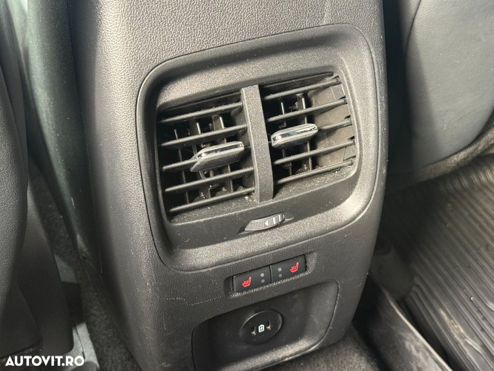 Ford Kuga 2.5 Duratec AWD FHEV ST-Line X - 21