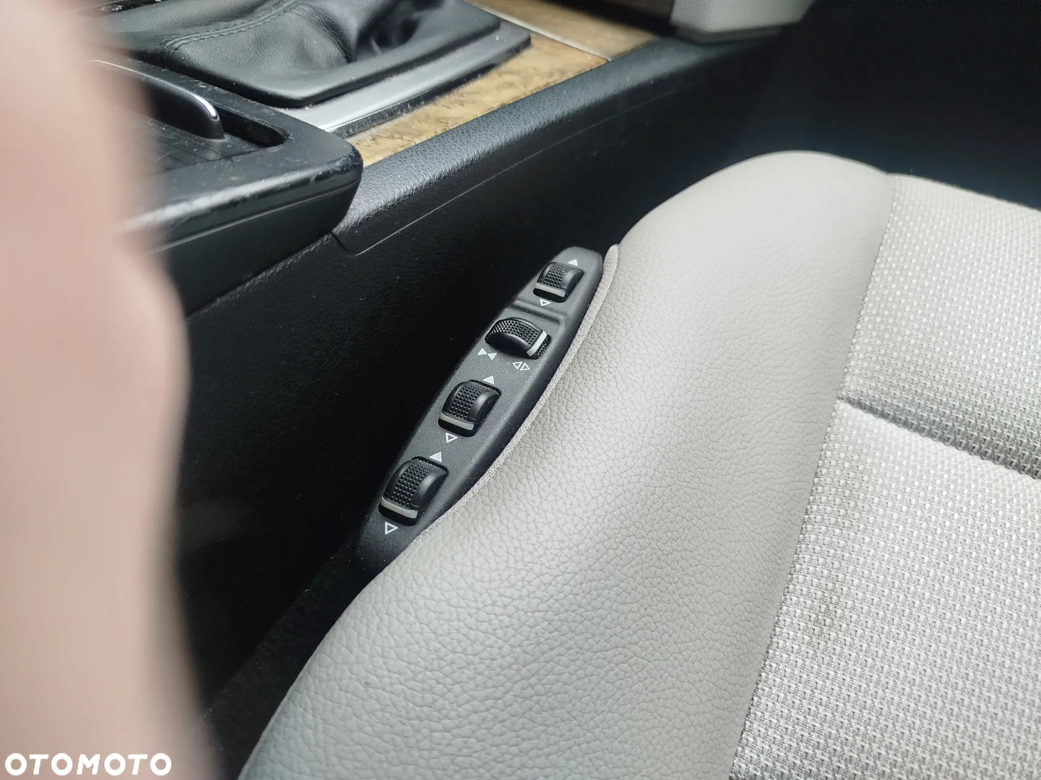 Mercedes-Benz Klasa C 220 T CDI DPF Automatik Avantgarde - 26