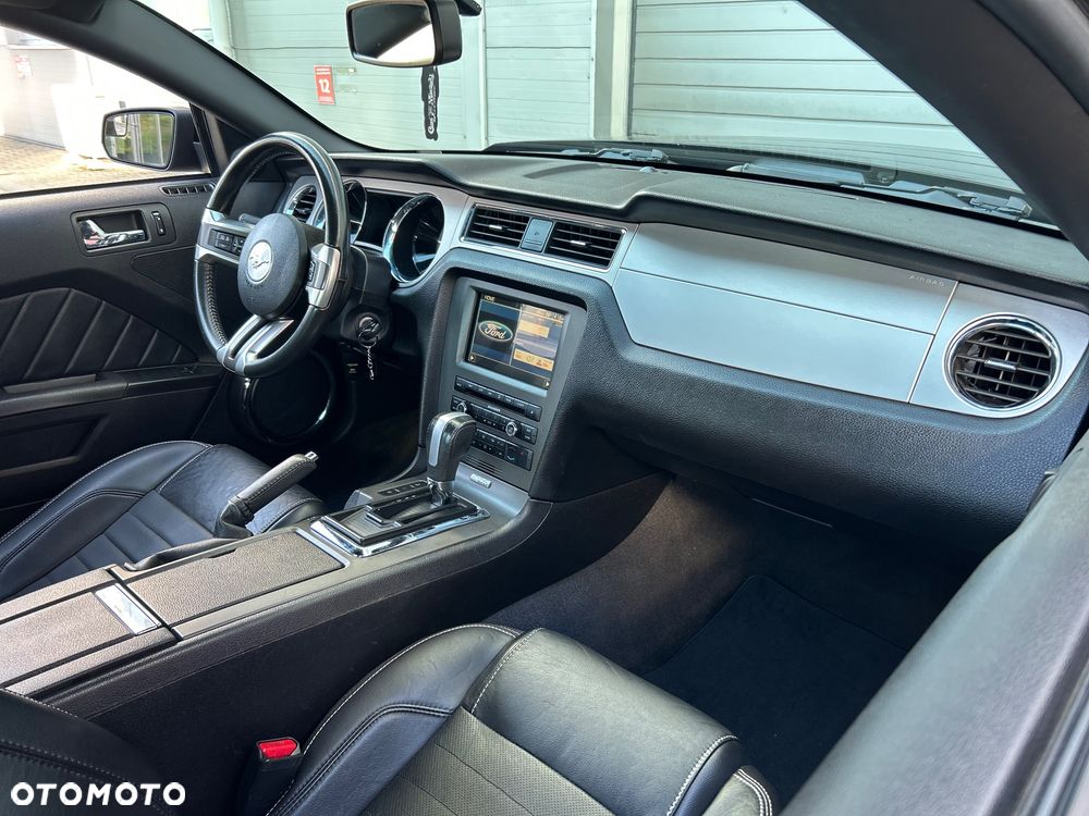 Ford Mustang - 22