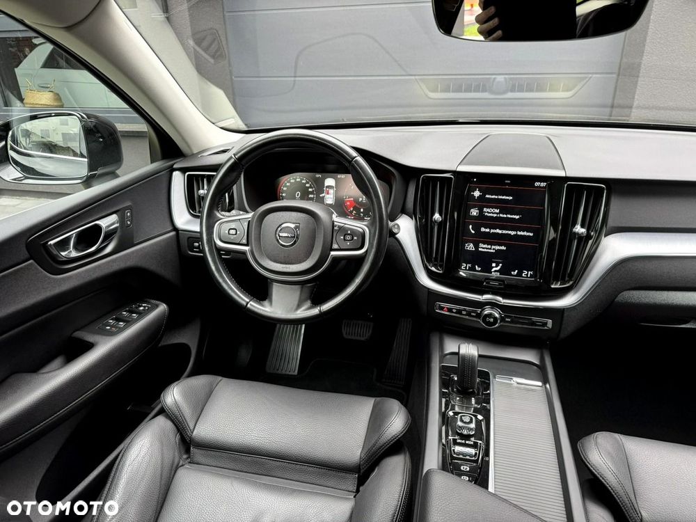 Volvo XC 60 B4 D AWD Geartronic Momentum Pro - 21